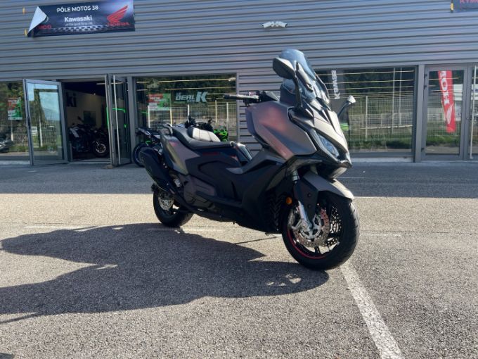 KYMCO AK 550 4