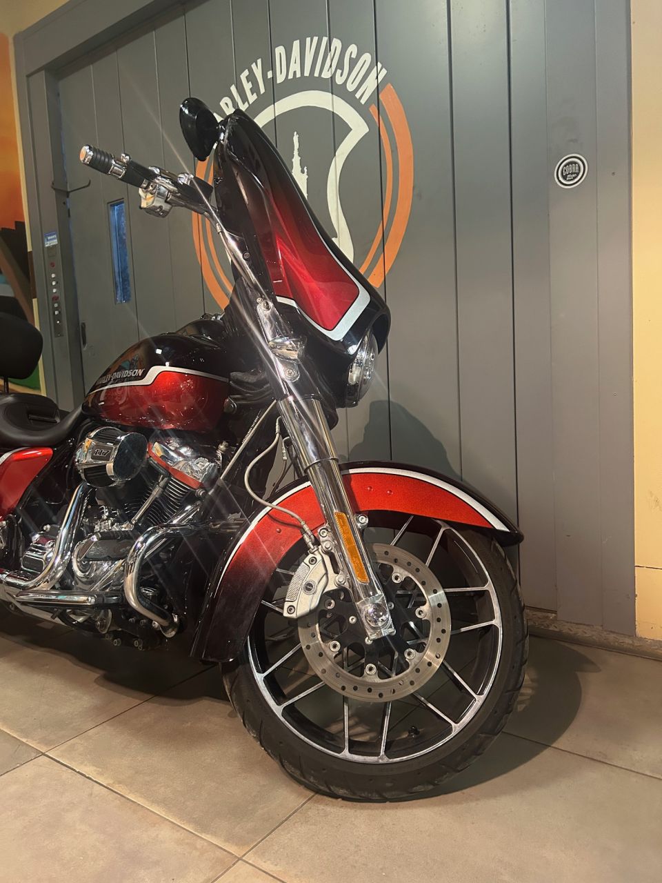 HARLEY-DAVIDSON TOURING STREET GLIDE 1923 CVO  4