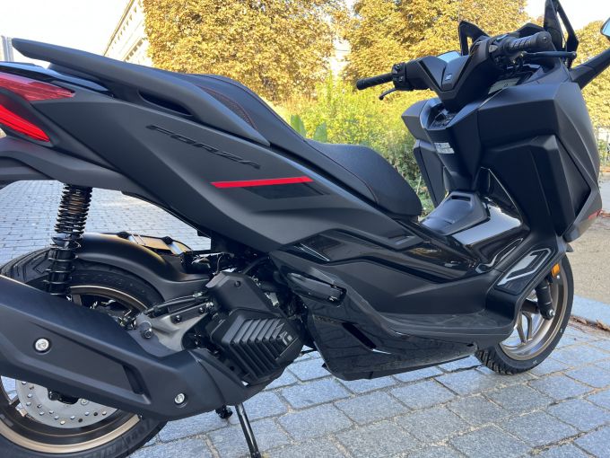 HONDA NSS FORZA 125 4