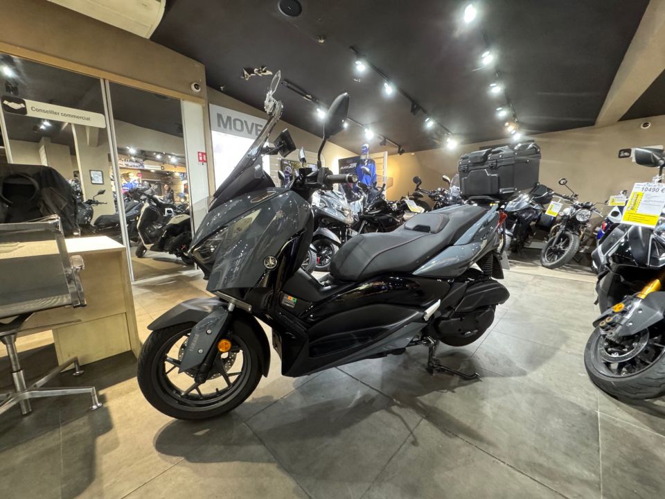 YAMAHA X-MAX 125 TECH MAX 4