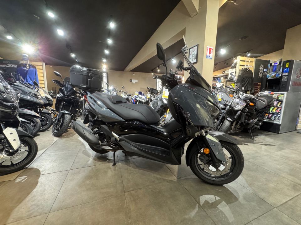 YAMAHA X-MAX 125 TECH MAX 4