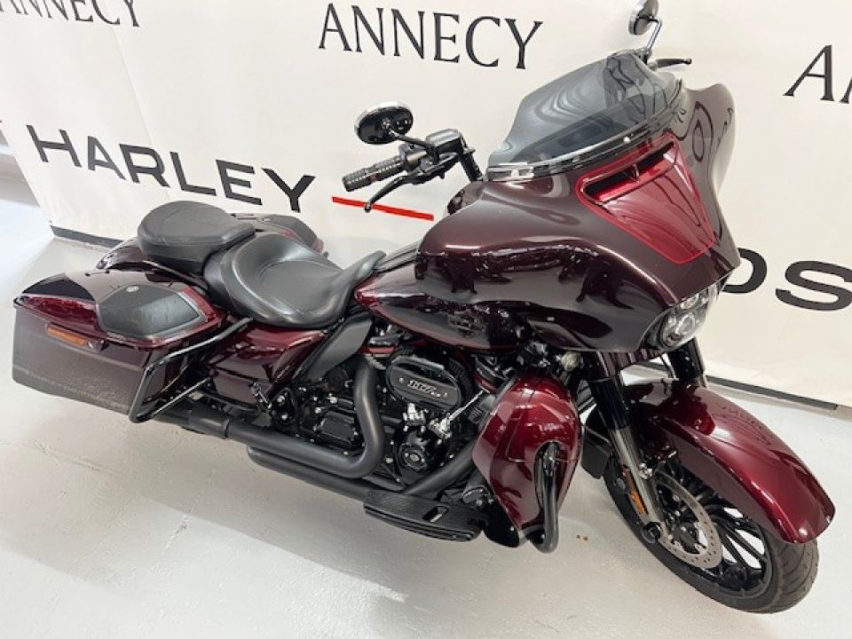 HARLEY-DAVIDSON TOURING STREET GLIDE 1923 CVO  4