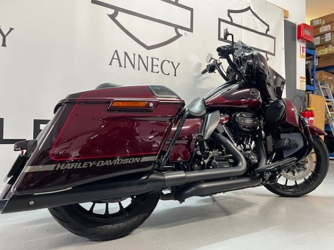 HARLEY-DAVIDSON TOURING STREET GLIDE 1923 CVO  4