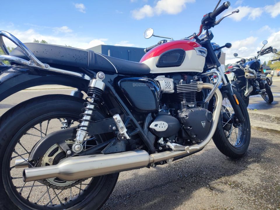 TRIUMPH Bonneville T100 4