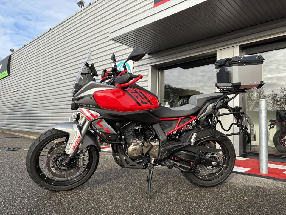 QJ MOTOR SRT 600 SX 4