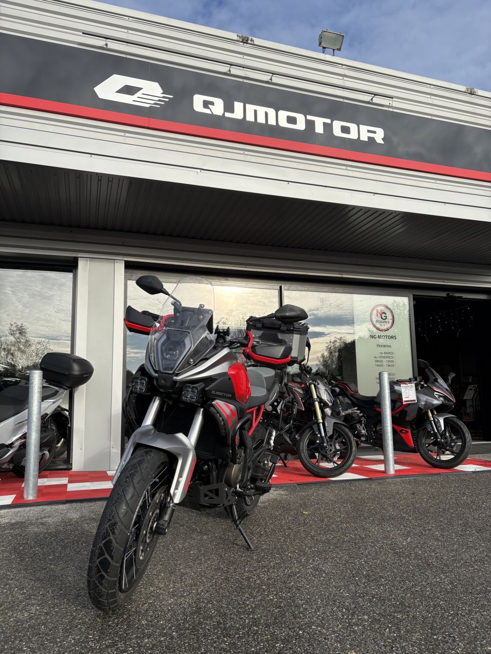 QJ MOTOR SRT 600 SX 4