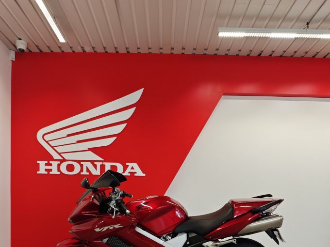 HONDA VFR 800 VTEC 4