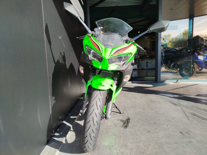 KAWASAKI NINJA 400 4