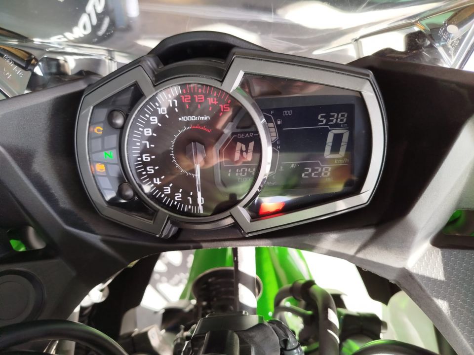 KAWASAKI NINJA 400 4