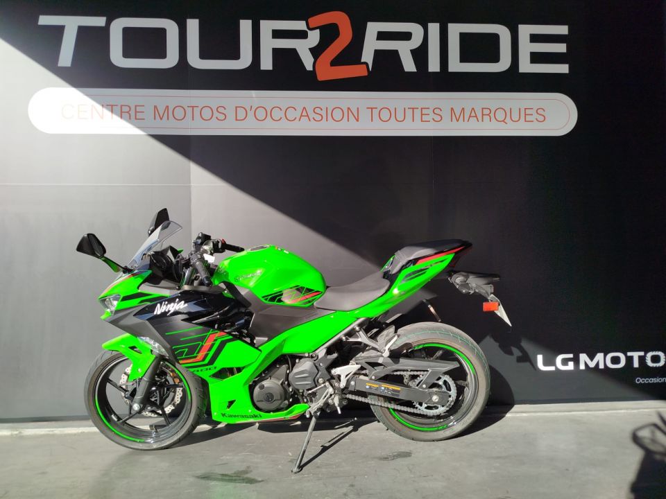 KAWASAKI NINJA 400 4