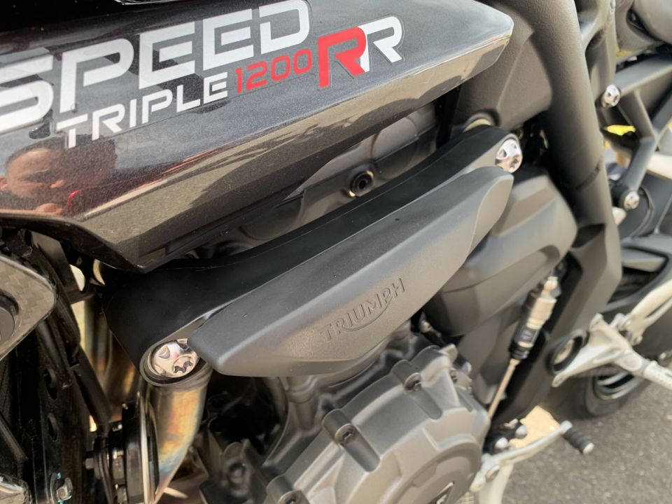 TRIUMPH SPEED TRIPLE 1200 RR 4