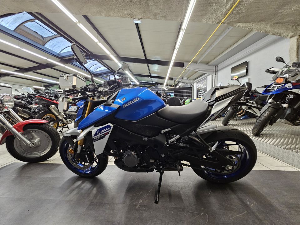 SUZUKI GSX-S 1000 4