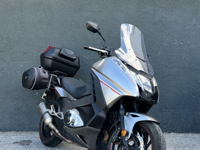 HONDA INTEGRA 750 4