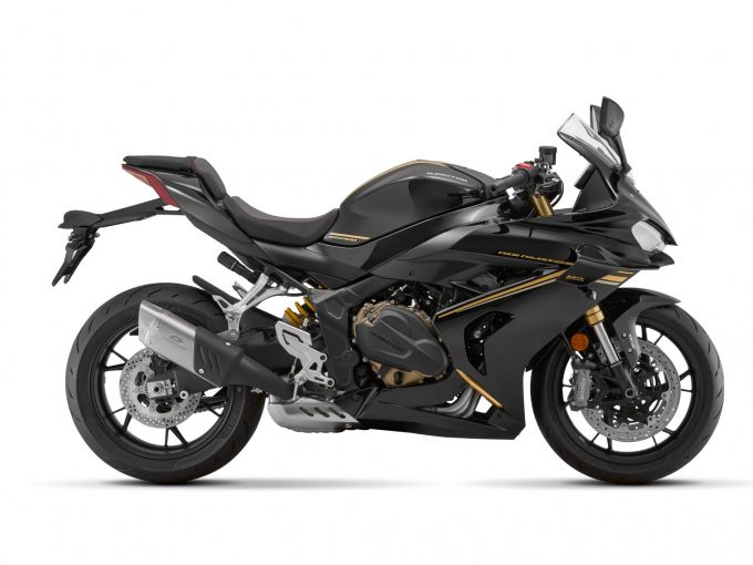 QJ MOTOR SRK 800 RR 4