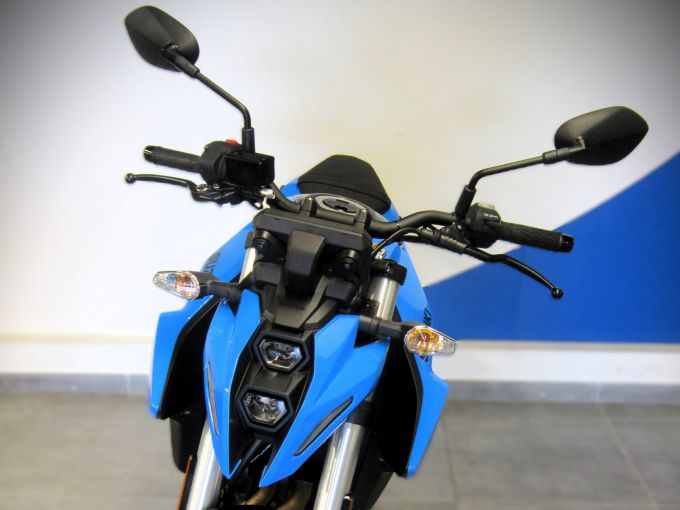 SUZUKI GSX-8S 4
