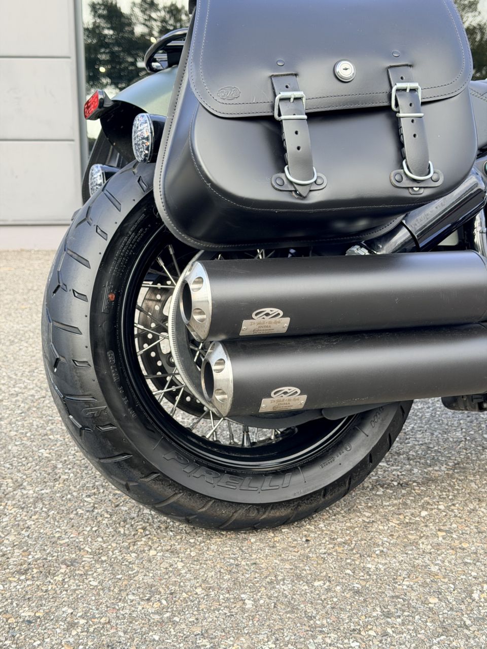 INDIAN CHIEF BOBBER DARK HORSE 4