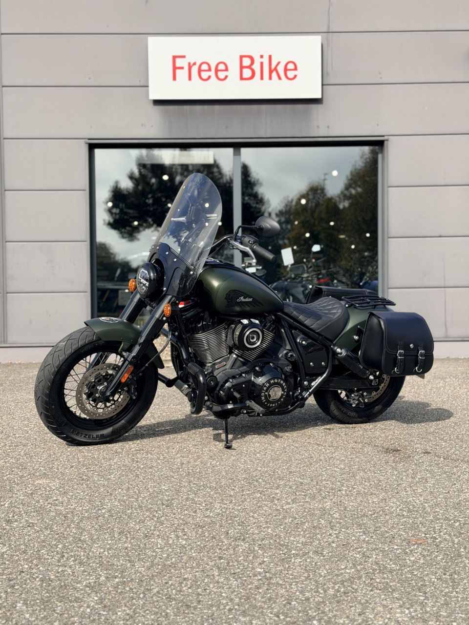 INDIAN CHIEF BOBBER DARK HORSE 4