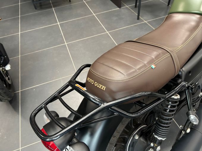 MOTO GUZZI V7 STONE 4