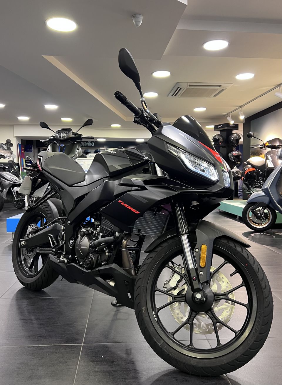 APRILIA TUONO 125 ABS 4