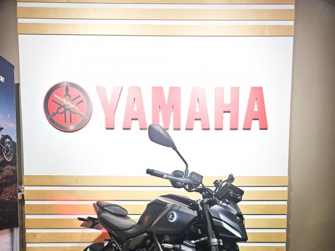 YAMAHA MT-07 Y-AMT 4