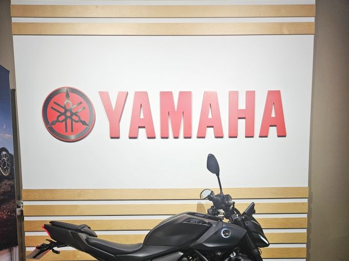 YAMAHA MT-07 Y-AMT 4