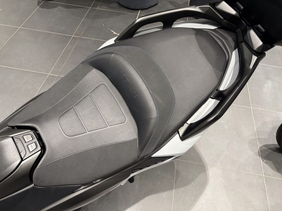 YAMAHA XP T-MAX 560 4