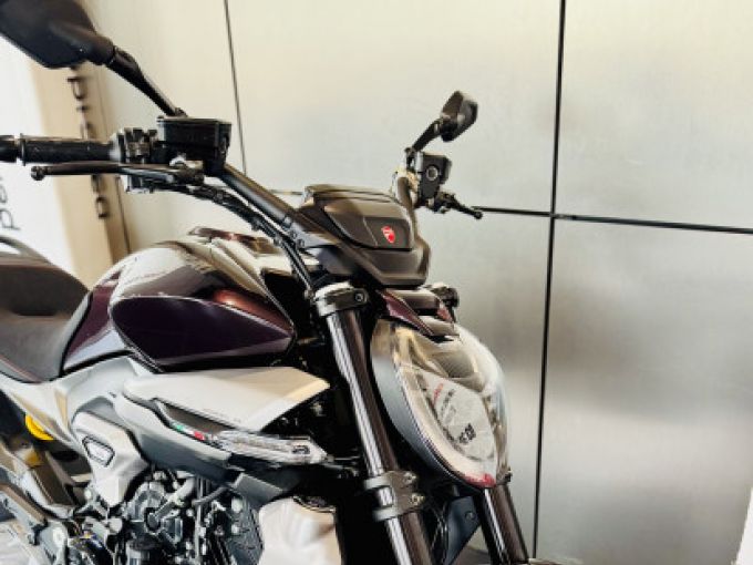DUCATI DIAVEL V4 4