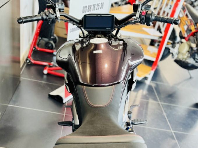 DUCATI DIAVEL V4 4
