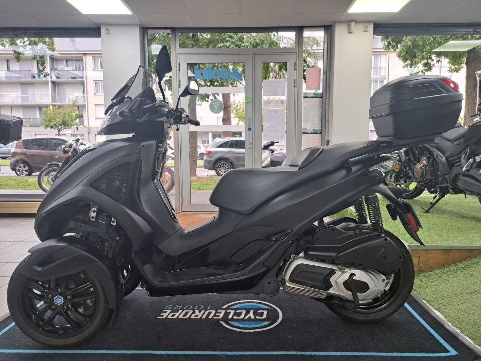 PIAGGIO MP3 300LT YOURBAN 4