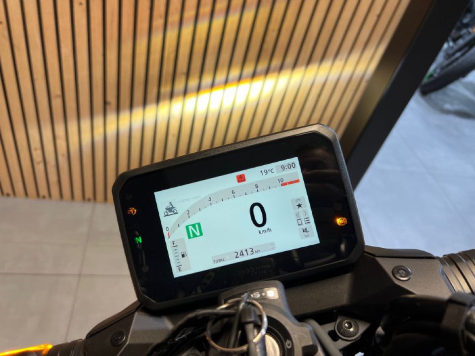 HONDA CB750 Hornet 35 kW 4