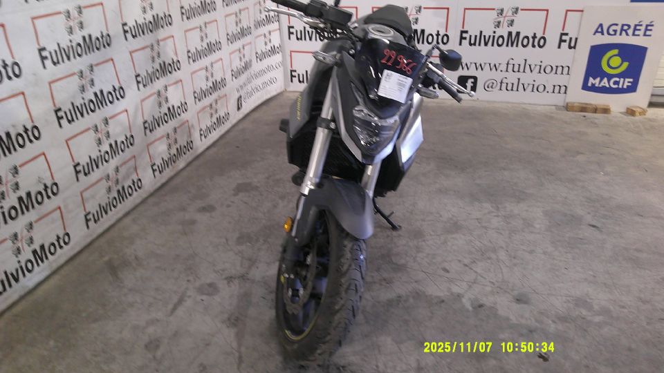 HONDA CB 750 HORNET 4