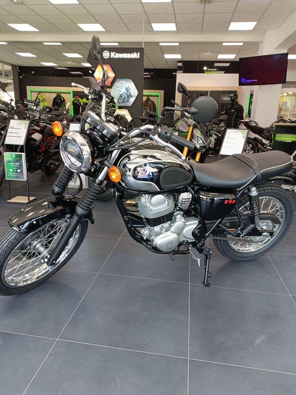 KAWASAKI MEGURO 250 S1  ( w 230 ) 4