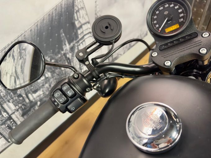 HARLEY-DAVIDSON SPORTSTER IRON 883 ABS 4
