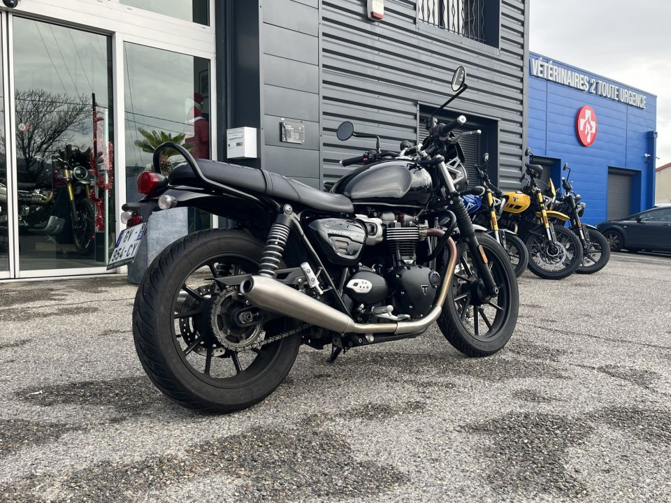 TRIUMPH SPEED TWIN 900 4