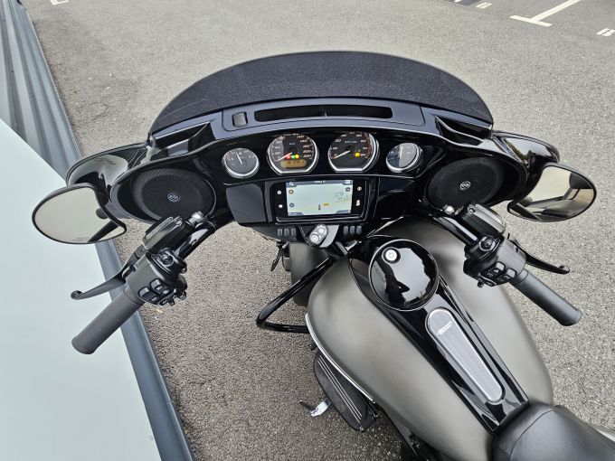 HARLEY-DAVIDSON TOURING STREET GLIDE 1870 4