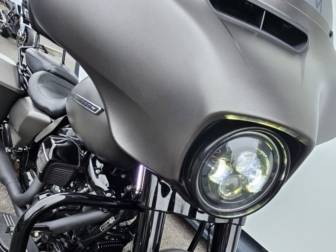 HARLEY-DAVIDSON TOURING STREET GLIDE 1870 4
