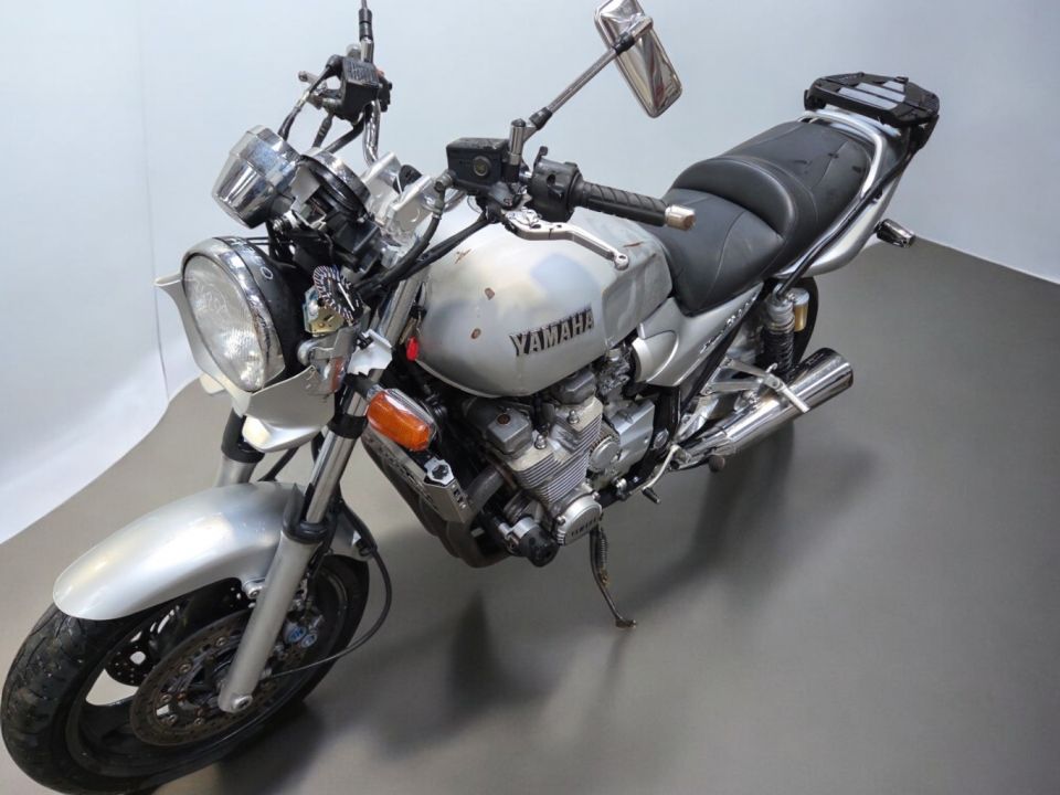 YAMAHA XJR 1300 4