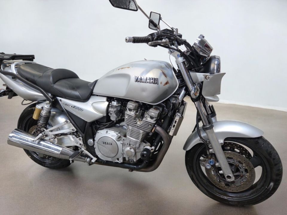 YAMAHA XJR 1300 4