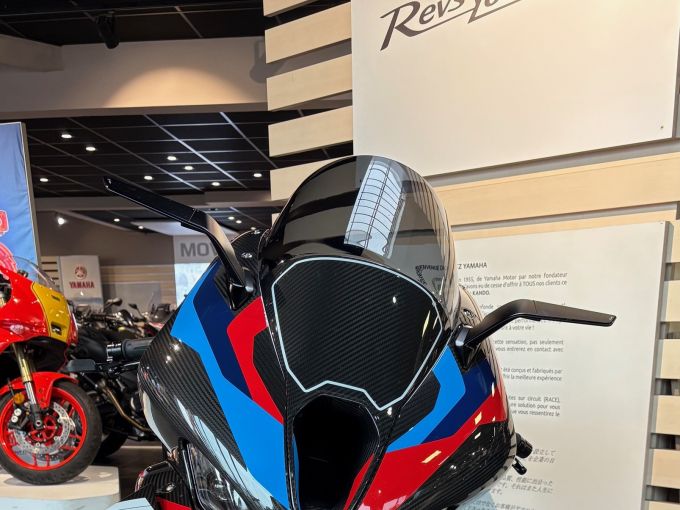 BMW M 1000RR 4