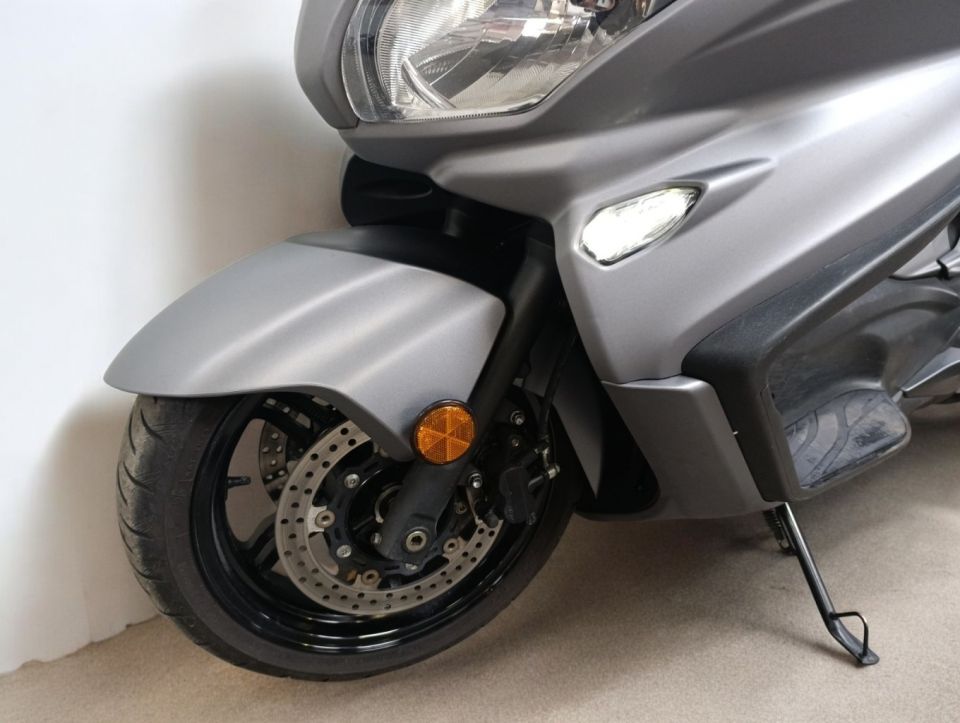 SUZUKI BURGMAN 650 4