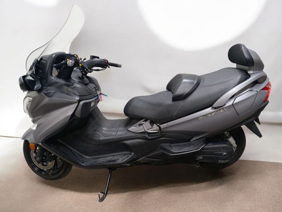 SUZUKI BURGMAN 650 4