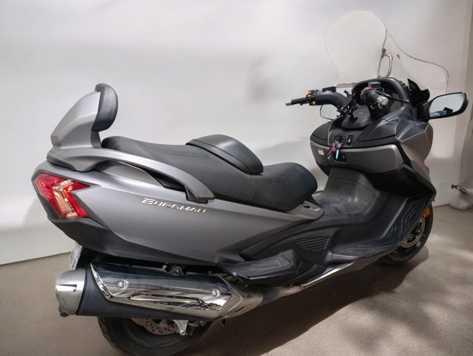 SUZUKI BURGMAN 650 4