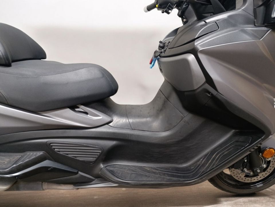 SUZUKI BURGMAN 650 4