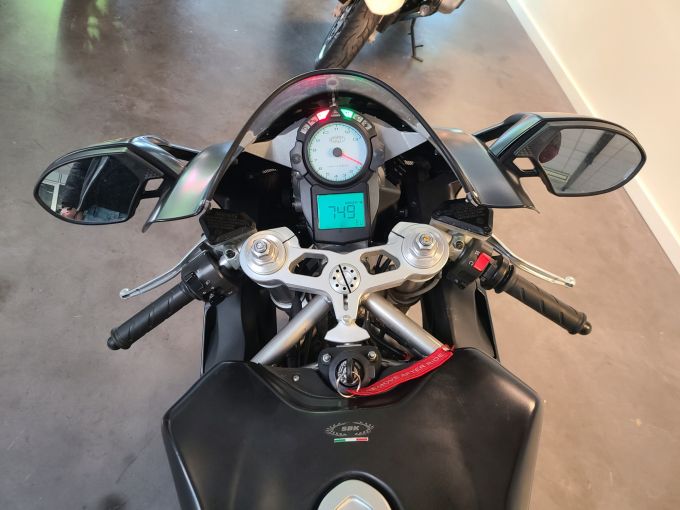 DUCATI 749 DARK 4