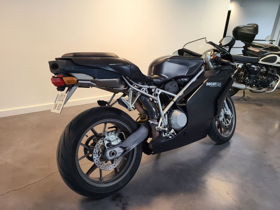DUCATI 749 DARK 4