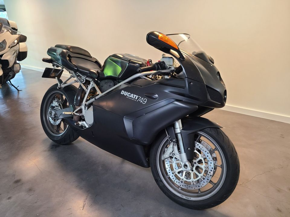 DUCATI 749 DARK 4
