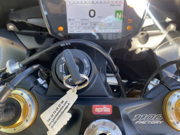 APRILIA RSV4 1100 FACTORY 4