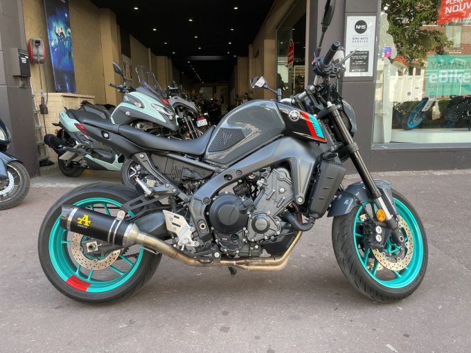 YAMAHA MT 09 4