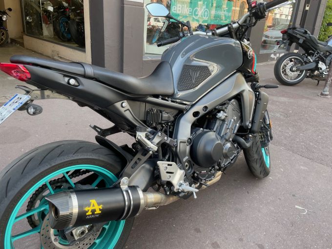 YAMAHA MT 09 4