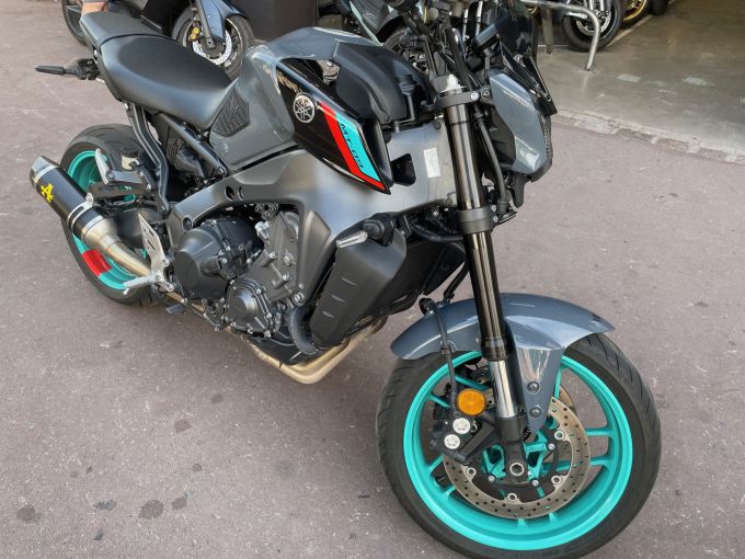 YAMAHA MT 09 4
